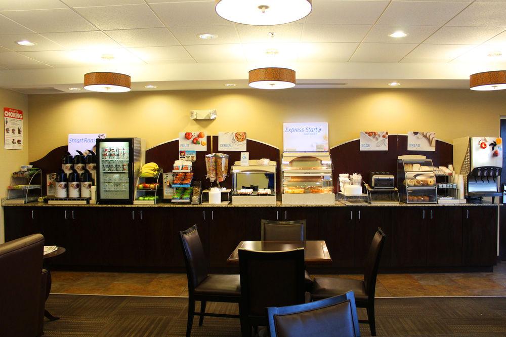 Holiday Inn Express & Suites Malone By Ihg מראה חיצוני תמונה