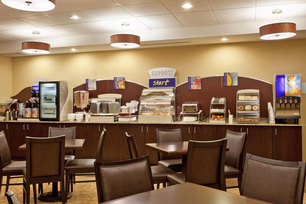Holiday Inn Express & Suites Malone By Ihg מראה חיצוני תמונה