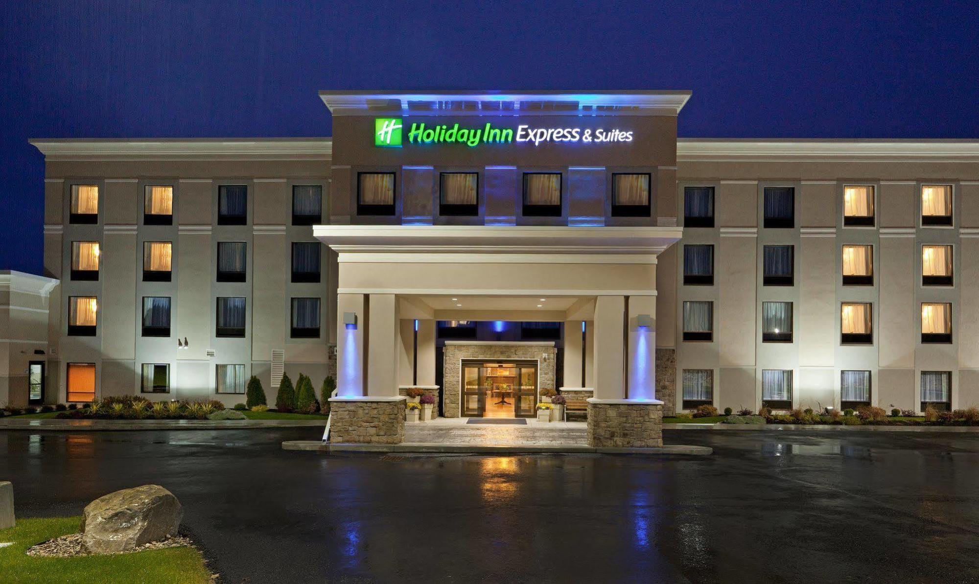 Holiday Inn Express & Suites Malone By Ihg מראה חיצוני תמונה