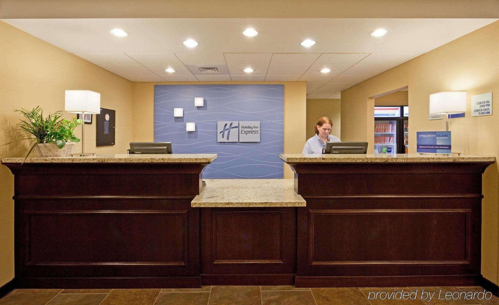 Holiday Inn Express & Suites Malone By Ihg מראה חיצוני תמונה