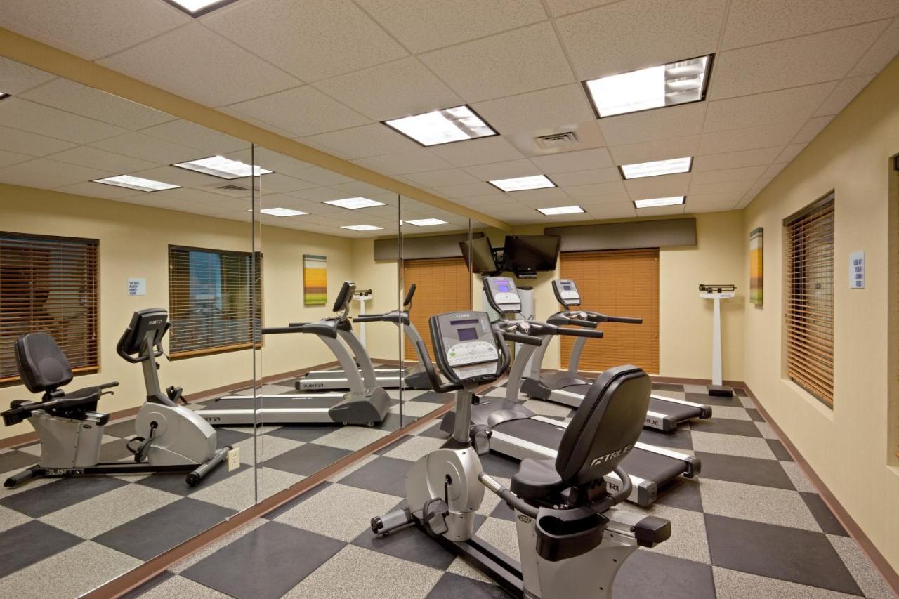 Holiday Inn Express & Suites Malone By Ihg מראה חיצוני תמונה
